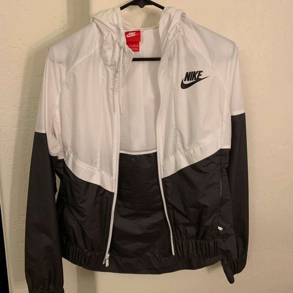 Nike windbreaker zip-up jacket